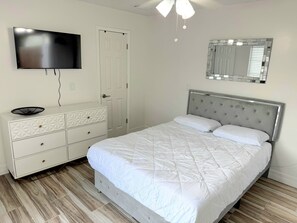 Room - #42 New The Hollow Studio -in law suite (Orlando)