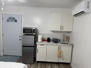 Private kitchen - #42 New The Hollow Studio -in law suite (Orlando)