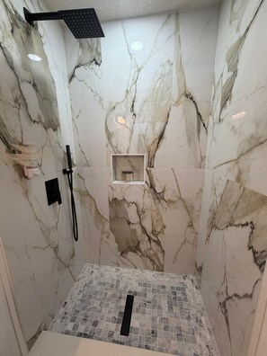 Bathroom - #42 New The Hollow Studio -in law suite (Orlando)