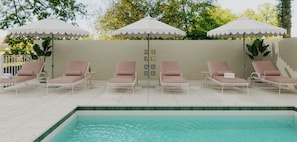 Outdoor pool - Hotel Margot (Pensacola)