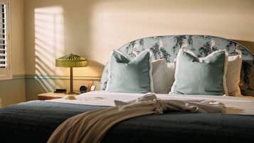 Suíte estúdio premier | Roupas de cama premium, edredons de pluma, camas com colchões pillow-top