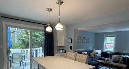 Newly renovated 4-bedroom w/ AC in Yarmouthport centrally located to everything!