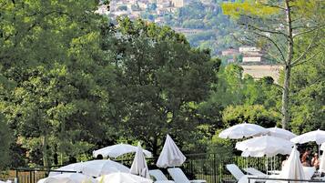 Apartment | Outdoor dining