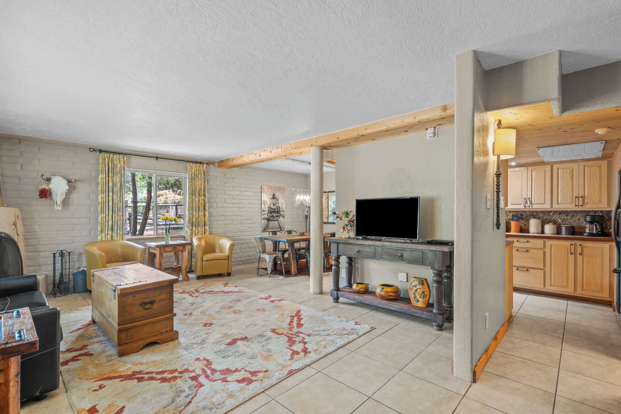 Walk Everywhere, Communal Pool, Kiva Fireplace - Santa Fe, NM
