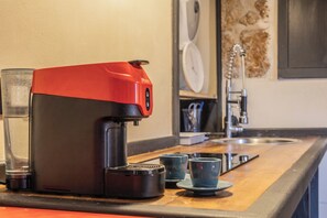 Fridge, stovetop, dishwasher, electric kettle - La Petite Maison nel Borgo di Sutri 2+1 pax (Sutri)