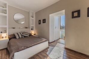 Bügeleisen/Bügelbrett, Reisekinderbett, kostenloses WLAN, Bettwäsche