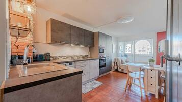 Fridge, microwave, oven, dishwasher