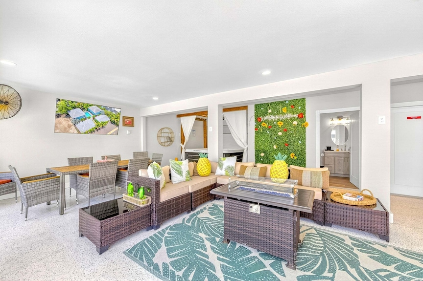 New Listing - Dates Available Now! Beach & Village | Pool | Dock | Game Room! - Siesta Key, FL