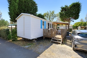 Unclassified image, 5 of 29, button - Mobile Home for 6 near Sète & Montpellier in 4-Star Campsite (Vic-la-Gardiole)