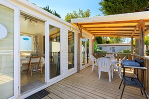 Unclassified image, 4 of 29, button - Mobile Home for 6 near Sète & Montpellier in 4-Star Campsite (Vic-la-Gardiole)