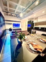 Family Apartment | Tempat makan