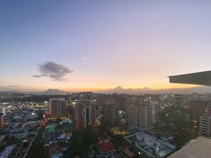 View from property - Stylish · Stunning Views · King Bed · Work Space (Ciudad de Guatemala)