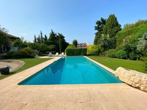 Authentic Villa with Pool & Garden