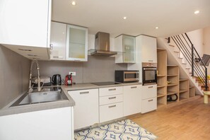 Frigorifero, microonde, forno, lavastoviglie
