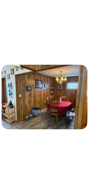 Interior - Tranquil 3-bedroom home, with AC & office space in Dowling (Hastings)