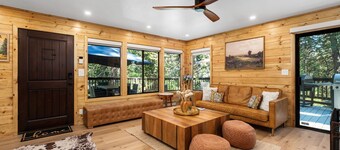 Happy Pines- Remodeled Family Cabin