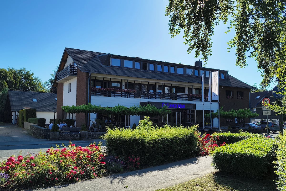 Sviitti, parveke | Tallelokero huoneessa, ilmainen Wi-Fi