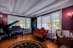 Interior - Warwick Manor-Historic Estate-Sleeps 14 (Salisbury)