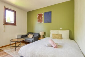 Bügeleisen/Bügelbrett, kostenloses WLAN, Bettwäsche