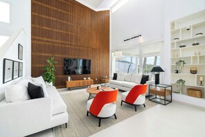 TV - Classic design villa hidden in nature (La Capellania)