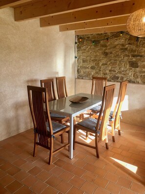 Dining - Vrbo Property (Crozon)