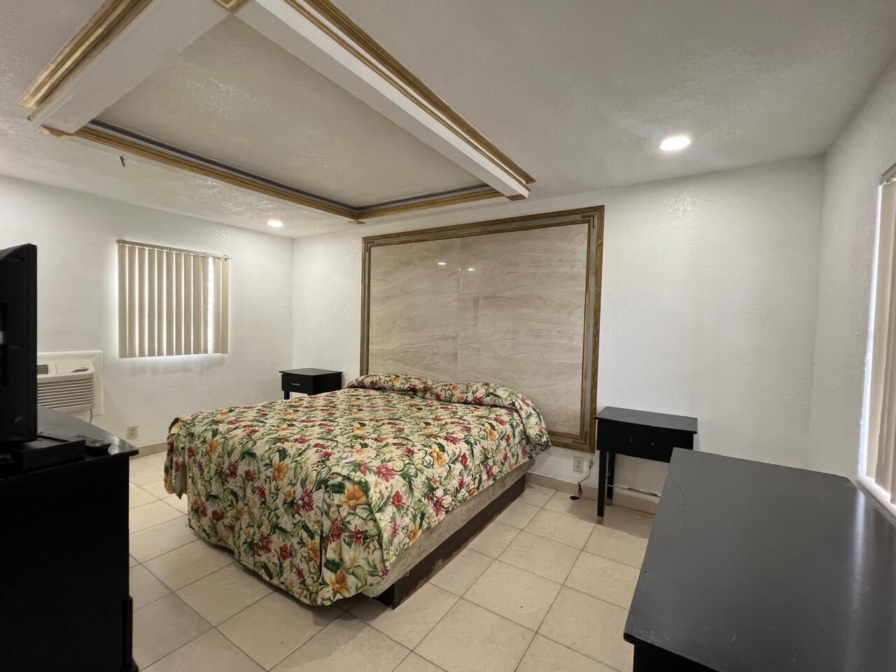 Desk, iron/ironing board, free WiFi