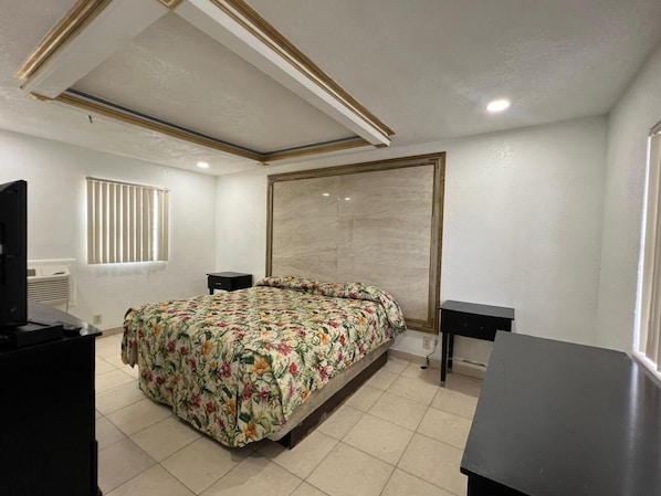 Desk, iron/ironing board, free WiFi