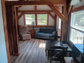 TV, DVD player - Grand Oaks Timber Frame Tiny House (Lebanon)