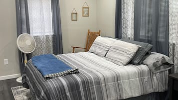 Iron/ironing board, internet, bed sheets