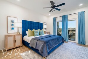 3 bedrooms, WiFi - Lakefront Luxury Condo w/ Fire Pit, 10 Min. to Dow (Hot Springs)