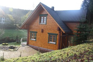 Exterior - Apartment 'Fichte' with Shared Terrace, Shared Garden and Wi-Fi (Sankt Georgen im Schwarzwald)