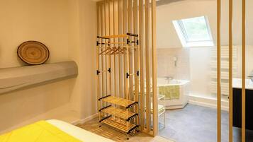 2 bedrooms, desk, free WiFi