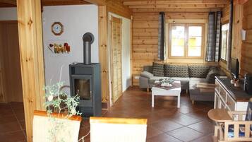 Fireplace, table tennis, stereo