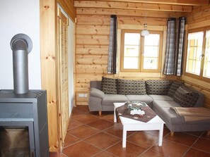 Chimenea, tenis de mesa y estéreo 