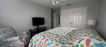 Memories - Spacious 4-Bedroom Home • Private Screened Pool • Minutes to Beaches