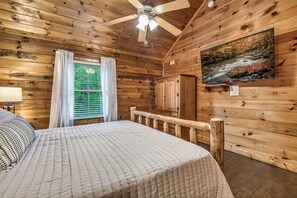 Tabla de planchar con plancha, cuna de viaje, wifi gratis y ropa de cama