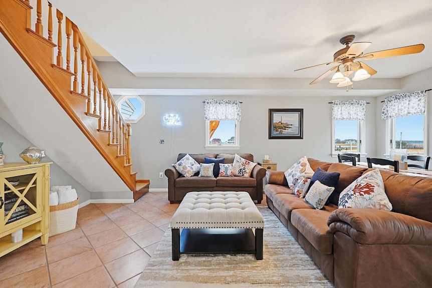 Spacious 5-bedroom Waves Of Hampton I & Ii Combined - Hampton, NH