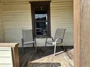 Property grounds - Cozy 1-bedroom house near downtown Sturgis!! (Sturgis)