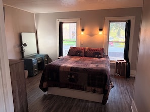 1 bedroom, bed sheets