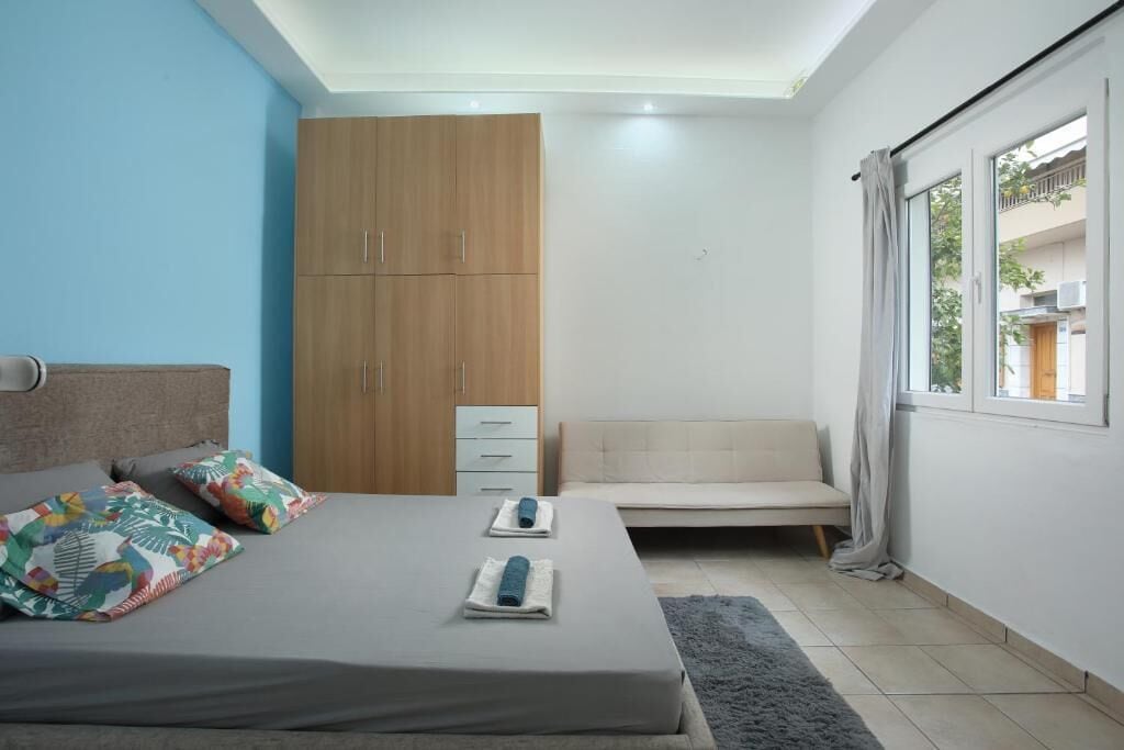 Apartamento, patio, vistas al patio | Sistema de insonorización, tabla de planchar con plancha, wifi gratis