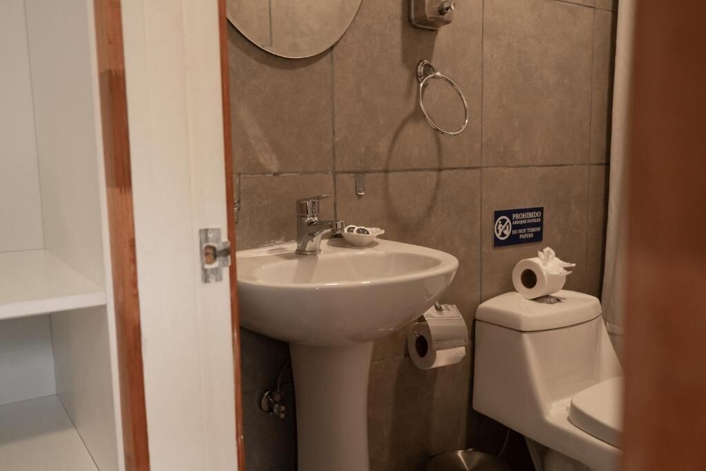 Twin Room | Bathroom | Shower, free toiletries, soap, shampoo