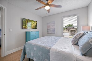 4 bedrooms, iron/ironing board, free WiFi, bed sheets - Private Pool Home Near Disney - Sleeps 8 - Golf Course Views, Davenport, FL (Davenport)