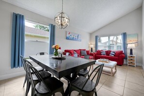 Dining - Private Pool Home Near Disney - Sleeps 8 - Golf Course Views, Davenport, FL (Davenport)