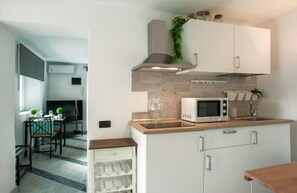 Private kitchen - Ale house with garden within walking distance of the station and (La Spezia)