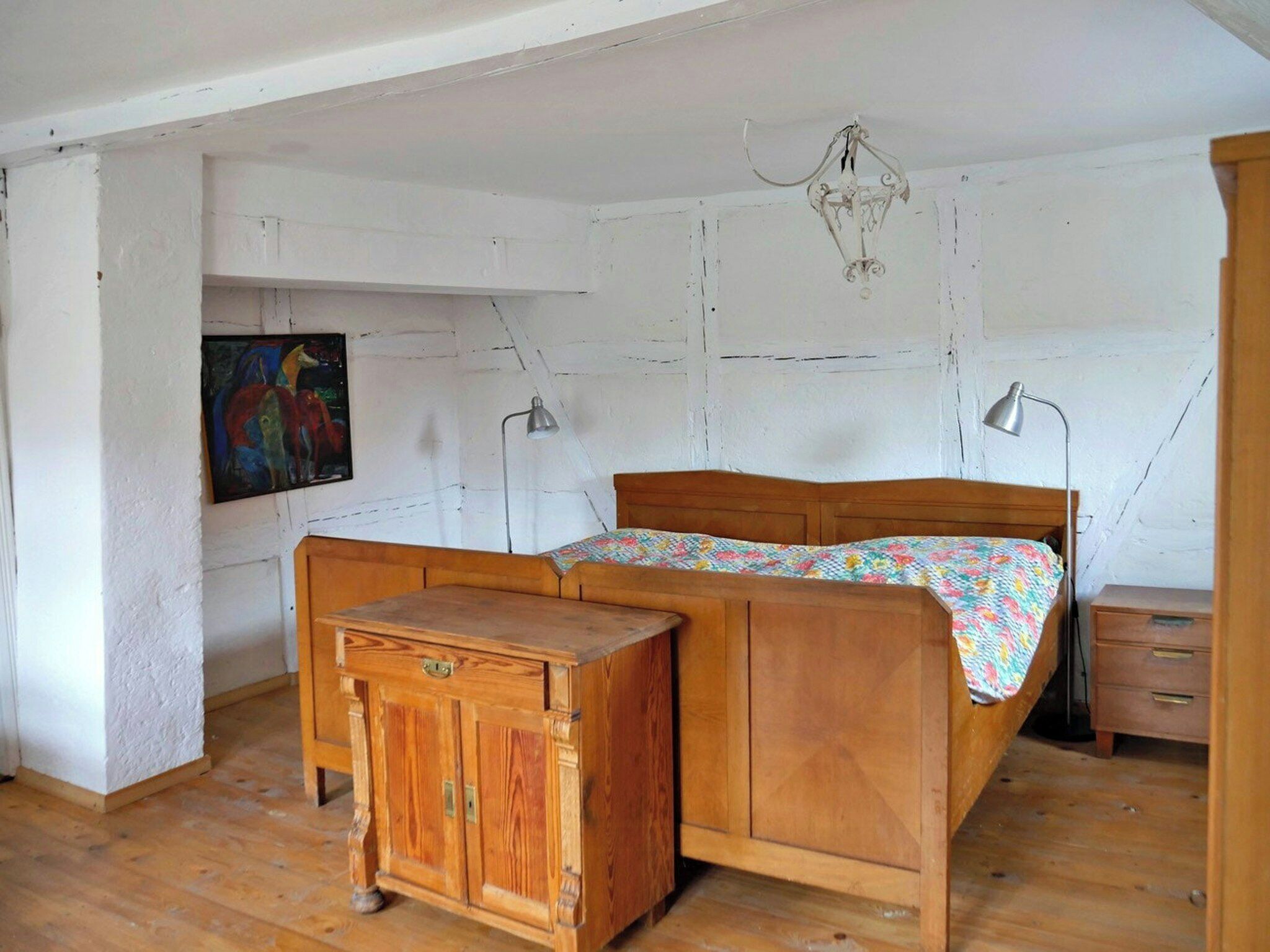 Desk, free WiFi