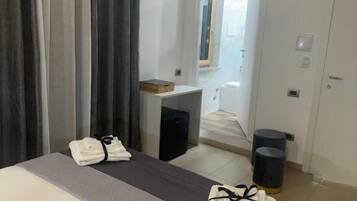 Habitación doble, balcón | Wifi gratis