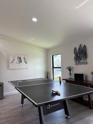 Games room - Pet friendly house with heated pool on Lotus Canal. (Cape Coral)