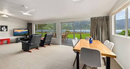 Sounds Serenity - Marlborough Sounds Holiday Home