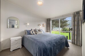 Room - Sounds Serenity - Marlborough Sounds Holiday Home (Picton)