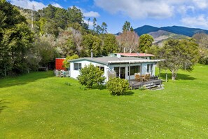 Exterior - Sounds Serenity - Marlborough Sounds Holiday Home (Picton)